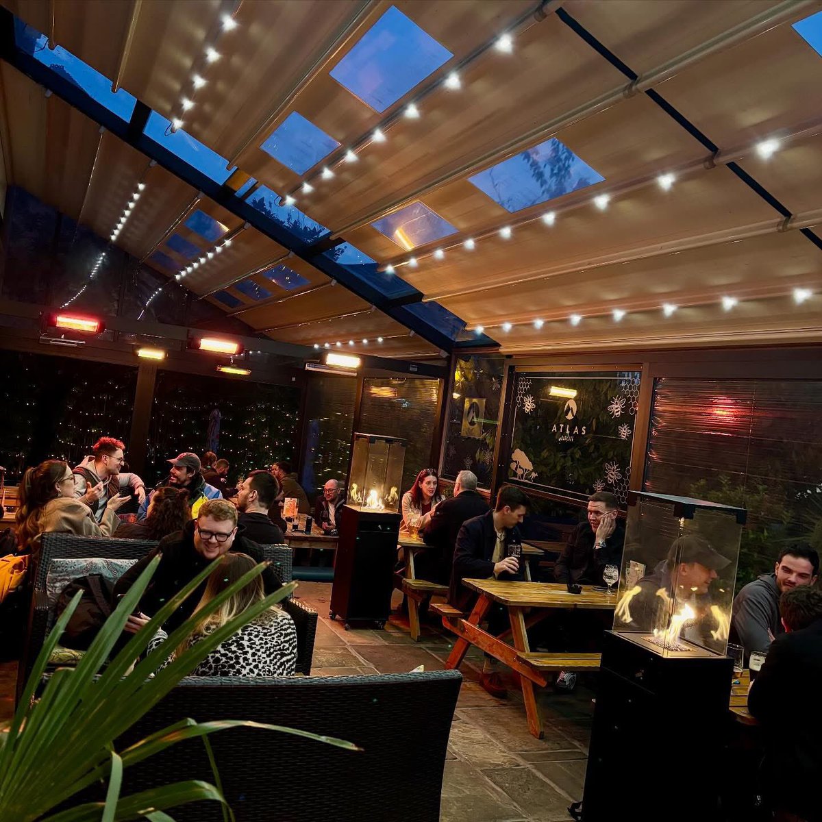 We can definitely tell when it's Friday... Our #terrace is buzzing and full of good spirits <a href="/TheAtlasBar/">Atlas Bar</a> #Manchester 🎉

#Gin and good times are flowing! We'll see you there🍸#TGIF