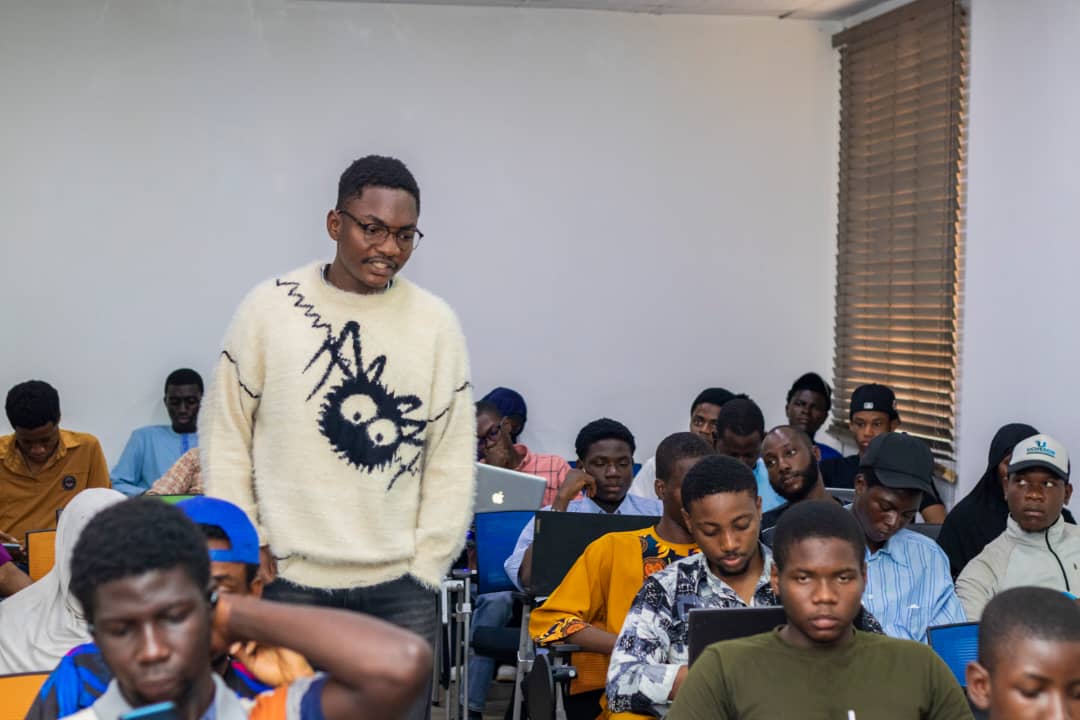 IdreesBinAD1's tweet image. The Move programming language combined with Sui&apos;s object-centric model creates a new benchmark for secure, effective smart contracts. I love how this ecosystem is becoming more developer-friendly. 💙 #SuiNetwork #MoveLanguage&quot;#SuiNigeria