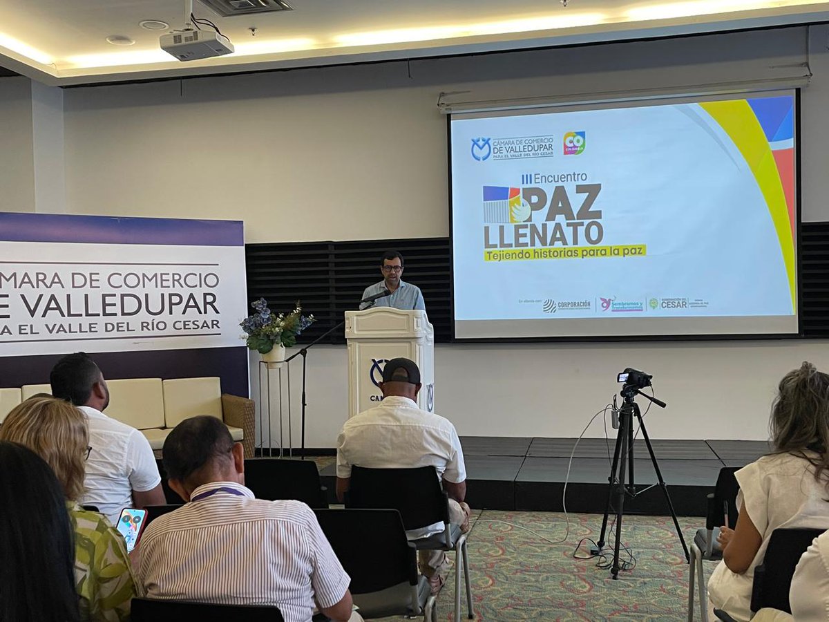 ComisionadoPaz's tweet image. En #Valledupar durante el III Encuentro PazLLenato: Tejiendo historias para la paz, que contó con la participación de la Gobernación del Cesár, la Cámara de Comercio, firmantes de paz, consejeros y consejeras de paz y la Consejería de Paz, el coordinador del Grupo de Articulación