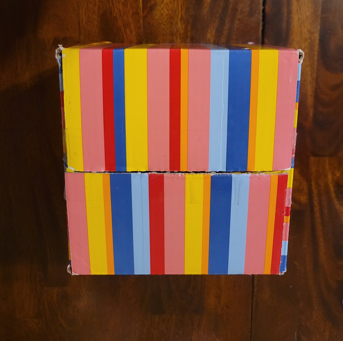 Hayyfay's tweet image. November Giftbox is here! Thank you to @cardrestocks and the crew for making this happen! We have some Drake Maye chases! Some Topps flagship Basketball! Phantasmal Flames and Destined Rivals! Rounding it out with some Bowman Chrome, Revolution, and Holiday Donruss! 🎁🎁🎁🎁