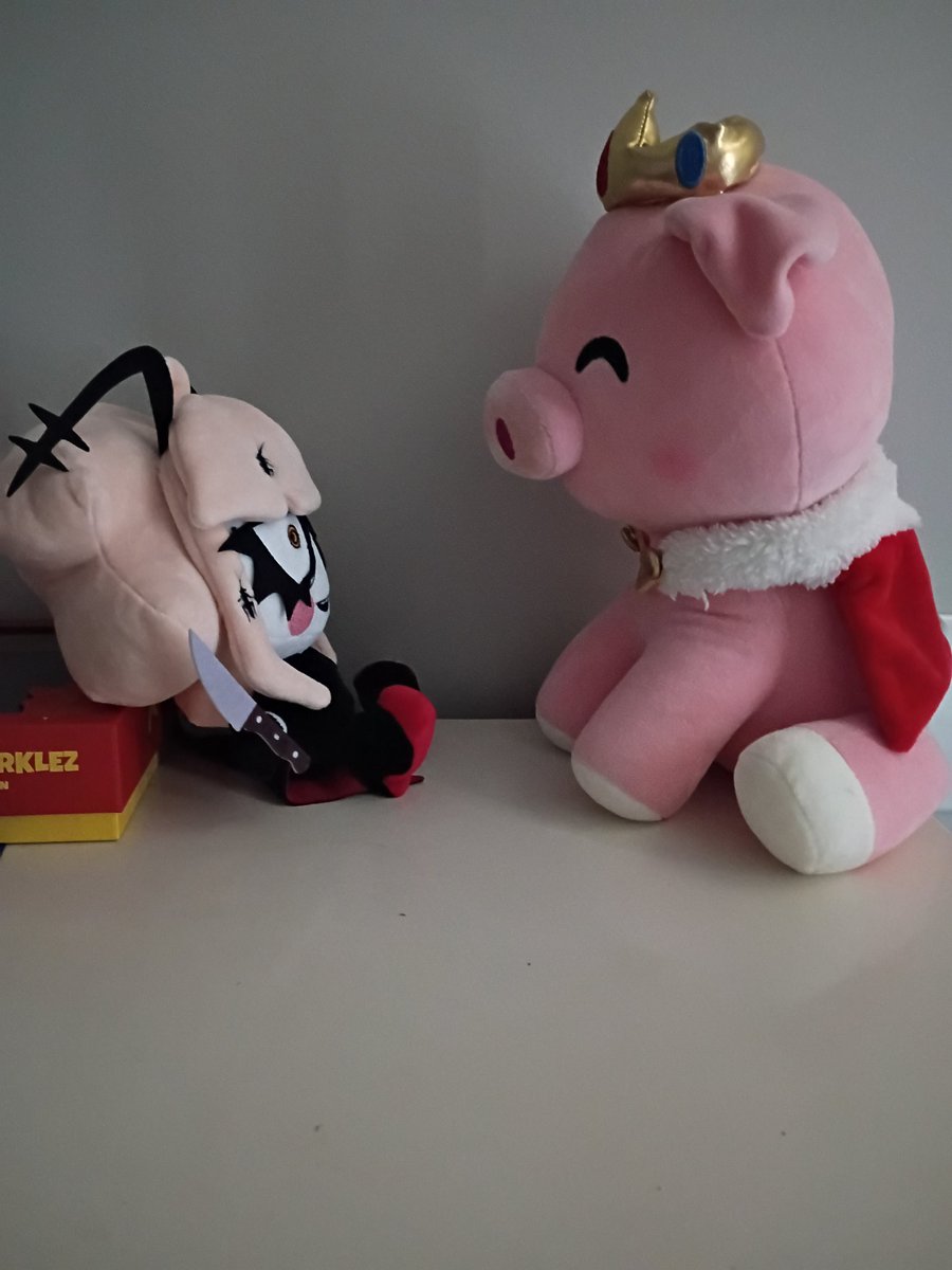 Wayward_Shakari's tweet image. Are they friends, perhaps? 
#luluyam #technoblade