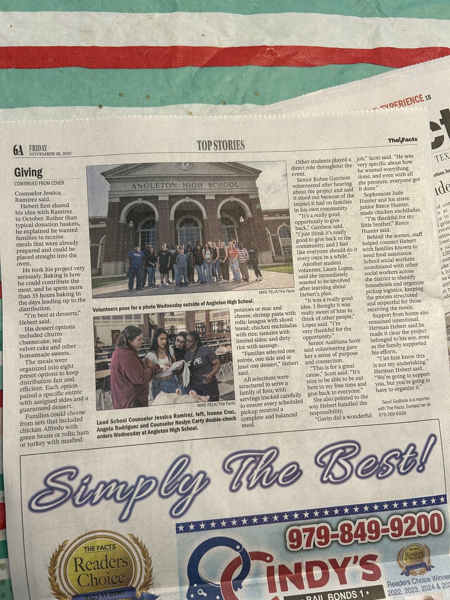 Gavin_L_Hebert's tweet photo. @AngletonHS @AngletonFB Happy Thanksgiving to the city of Angleton. We thank the community for your consistent support. No matter a 13-2 season or 9-2 season, the love never faltered. It was time that we give back. #AngletonStrong https://t.co/XXOP6UM4lD