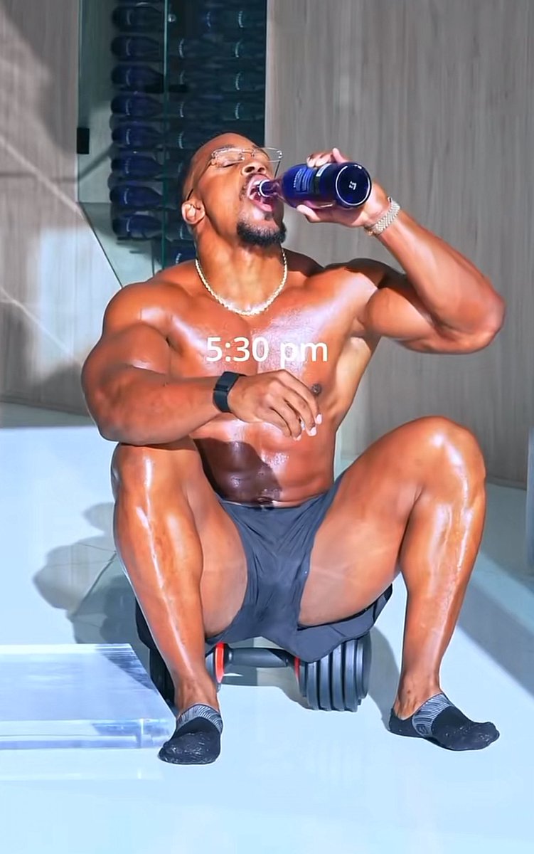 slvt4doja's tweet photo. i deadass thought only fat ppl got dark inner thighs #eyesOpened https://t.co/i158bb2Z2b