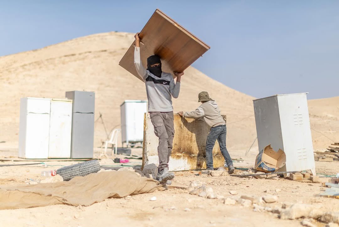 DmodosCutter's tweet image. Two Palestinian families from Frush Beit Dajan, who were forcibly displaced by Israeli settlers on October 8, are displaced again today.

Israeli occupation authorities ordered them to move from Area C to Area A, threatening to confiscate their livestock, tents, and belongings if…