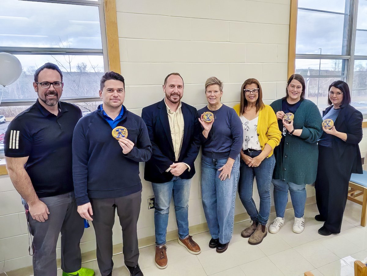 stfxuniversity's tweet image. Our #StFXCONNECTS team spent the day out in the community, sharing cookies, coffee, and great conversation as we visited and dropped off treats to the donors, alumni, schools, and businesses who support #StFX in so many meaningful ways. Our #community makes us stronger!