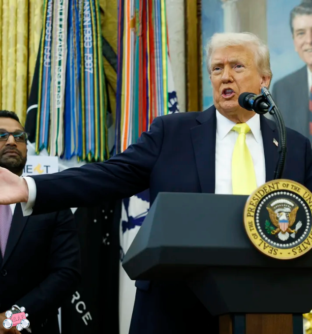 CancelSOAP's tweet image. VIRAL NEWS - Trump Fires Off 12-Hour Policy Shockwave — Supporters Hail “Hard Reset” on Immigration, Foreign Aid, and National Priorities.

A wave of posts from Trump allies and supporters is going viral today, claiming the former President has rolled out one of the most…