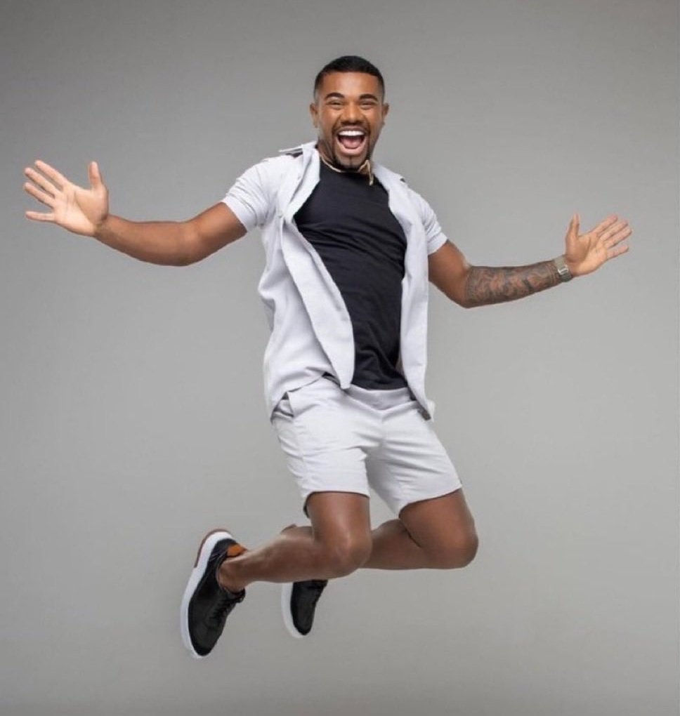 wolvestarks's tweet image. a s2 de bridgerton eh tao icônica que eh pauta ate hoje tipoooorrr faz 3 anos e ja estamos indo pra s4 imagina possuir essa relevância