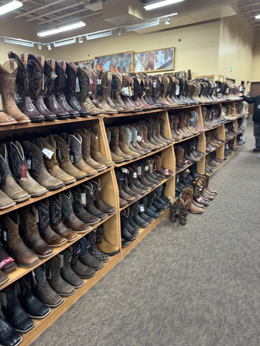 Y’all mind if a white boy speaks a lil cowboy?