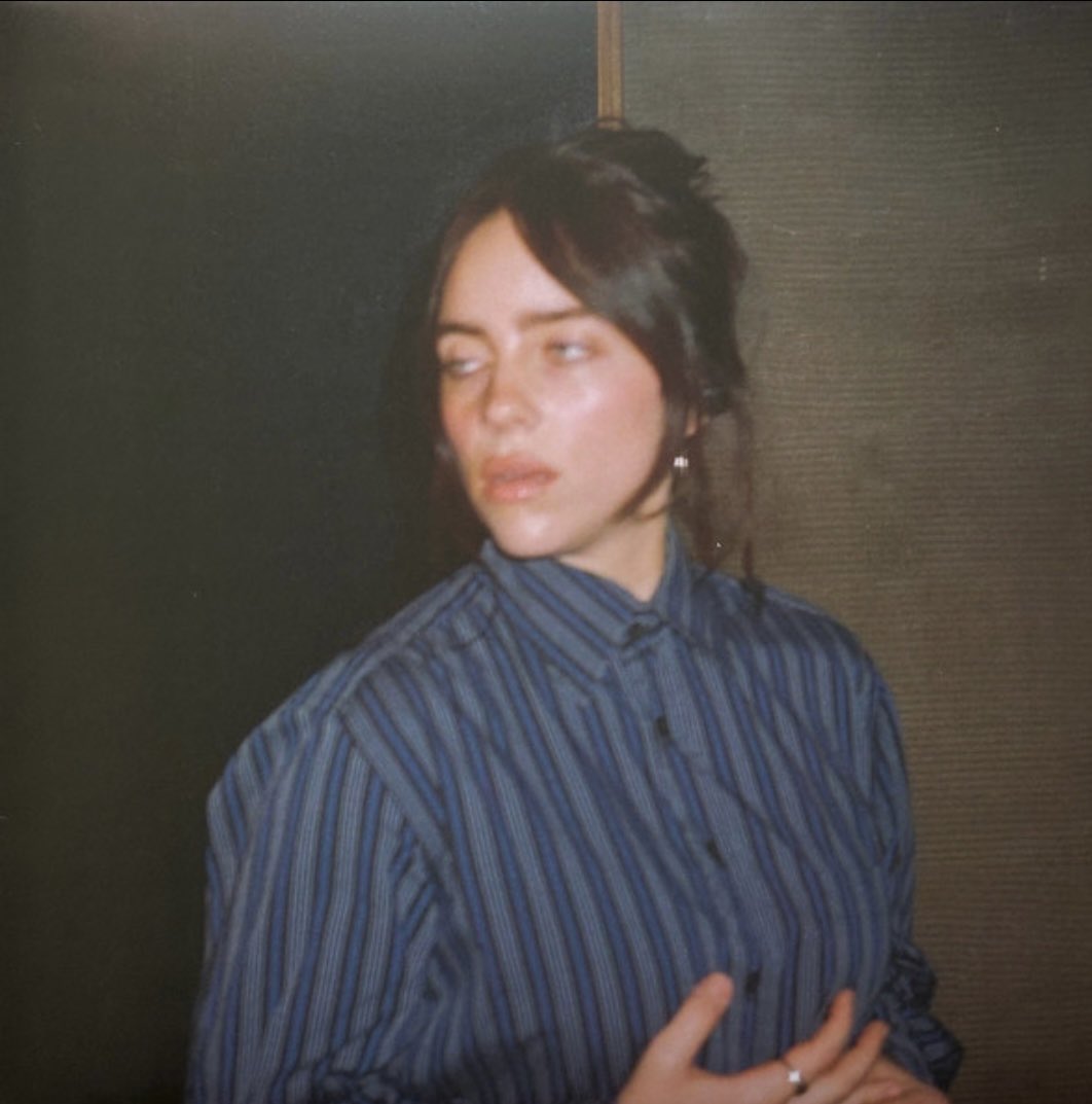 PopCrave's tweet image. Cover art for Billie Eilish’s Record Store Day Vinyl featuring live performances of:

• SKINNY
• L’AMOUR DE MA VIE
• WILDFLOWER
• BIRDS OF A FEATHER