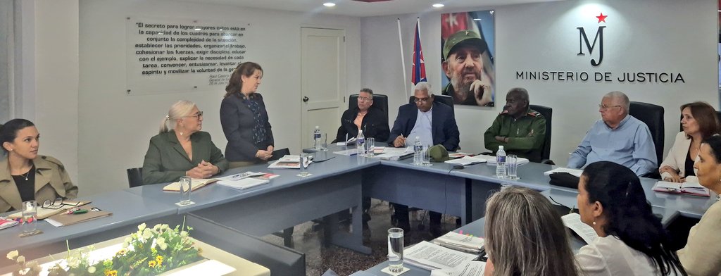 AsambleaCuba's tweet photo. En correspondencia con la Ley no. 131; Esteban Lazo analiza varios aspectos derivados del ejercicio de la más alta fiscalización al @Minjus_Cuba, previo a la discusión del informe de sus resultados por los diputados en el Sexto Período Ordinario de Sesiones del Parlamento cubano https://t.co/446Z8nxgTh