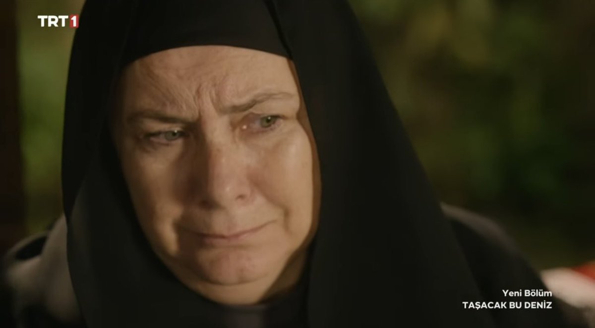 Şirinuma çok üzülüyorum ya. Gelin almaya geldi şirketin yarısı elden gidiyor
Zarifede bu fırsatı iyi deyerlendirdi ama. Tam bir kaos yöneticisi #TasacakBuDeniz