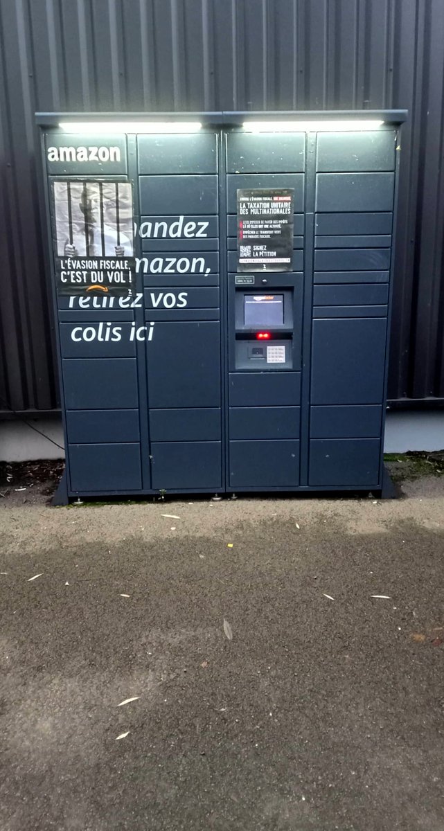 🎨📦 #BlackFriday2025
Aujourd’hui, Extinction Rebellion Auxerre a décoré 3 lockers Amazon (Charny-Orée-de-Puisaye, Toucy, Auxerre) avec des affiches d’<a href="/attac_fr/">Attac France</a> pour dénoncer l’évasion fiscale 📉.
#JusticeFiscale #EvasionFiscale