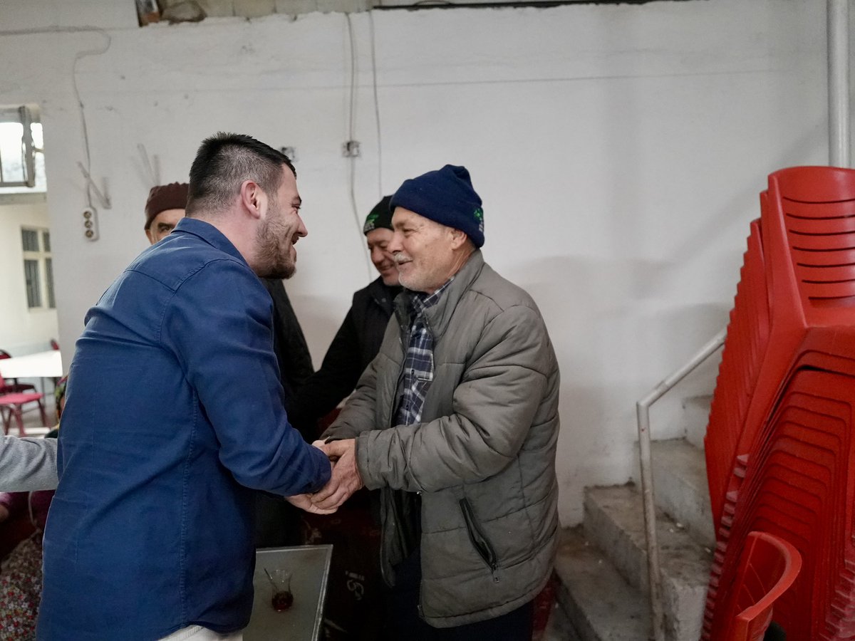 📍 Emlakdere Mahallesi

Bugün Emlakdere mahallemizde esnafımızı ve vatandaşlarımızı ziyaret ettik.
Güler yüzleri, içten muhabbetleri ve samimi sohbetleri için herkese ayrı ayrı teşekkür ediyorum.

Her adımda vatandaşımızın sesine kulak veriyor, ihtiyaçlarını yerinde dinlemeye