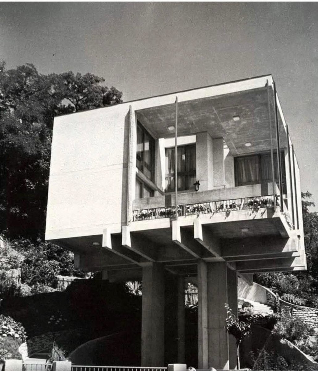 TRES60Blog's tweet image. Maison Girard en Plessis Robinson, Francia. Proyectada en 1971 por Pierre Sirvin.

#MaisonGirard #PierreSirvin #arquitectura