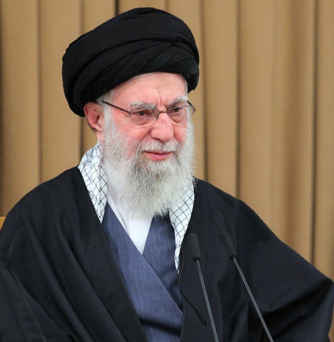 امام خامنه ای. 
نسل چهارم بسیج در حال اماده سازی برای  نقش افرینی گسترده است بسیج ستون مقاومت ملت  در برابر زورگویان جهانی است. 
#لبیک_یا_خامنه_ای