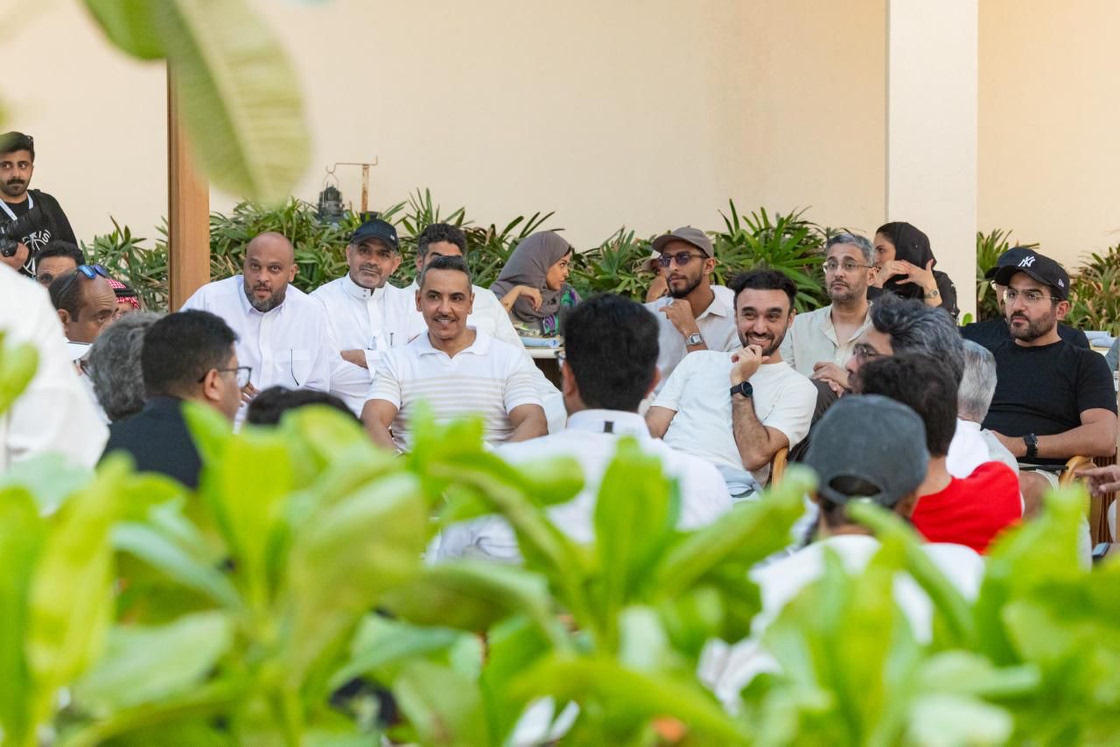 نقاشات ودّية  💭
شفافية ووضوح ✔️

سمو وزير الرياضة <a href="/AbdulazizTF/">عبدالعزيز بن تركي الفيصل</a> ومعالي وزير الإعلام @salmanAldosary، في اليوم الثاني من #لقاء_الإعلام_الرياضي مع ممثلي وسائل الإعلام 🤝