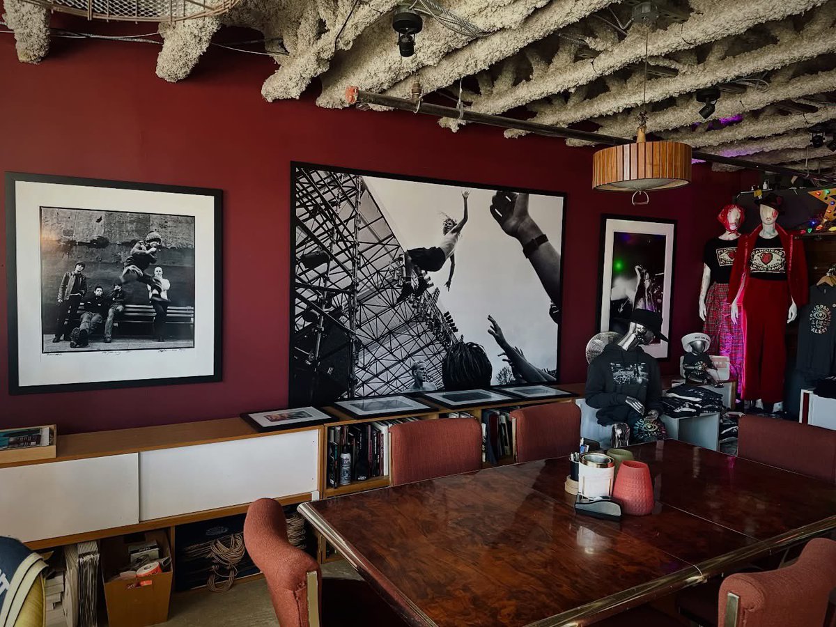 Transparent Clinch Gallery tweet media