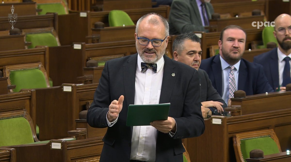 TheJasonPugh's tweet image. During today&apos;s Question Period, #MapleMAGA #CPC MP, @VincentNeilHo, was scurrying around the HoC to get maximum screen time.

#cdnpoli
