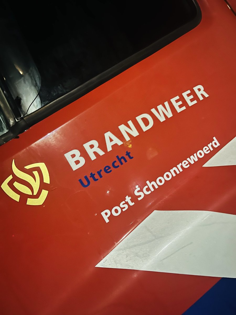 Korpsavond bij de brandweerpost Schoonrewoerd. Een mooi moment om de mannen en vrouwen te bedanken voor hun inzet. 

Meer uitrukken en ook heftigere incidenten. Ze staan dag en nacht klaar voor ons. 

Natuurlijk ook weer diploma’s, certificaten en -na 30 dienstjaren- een afscheid
