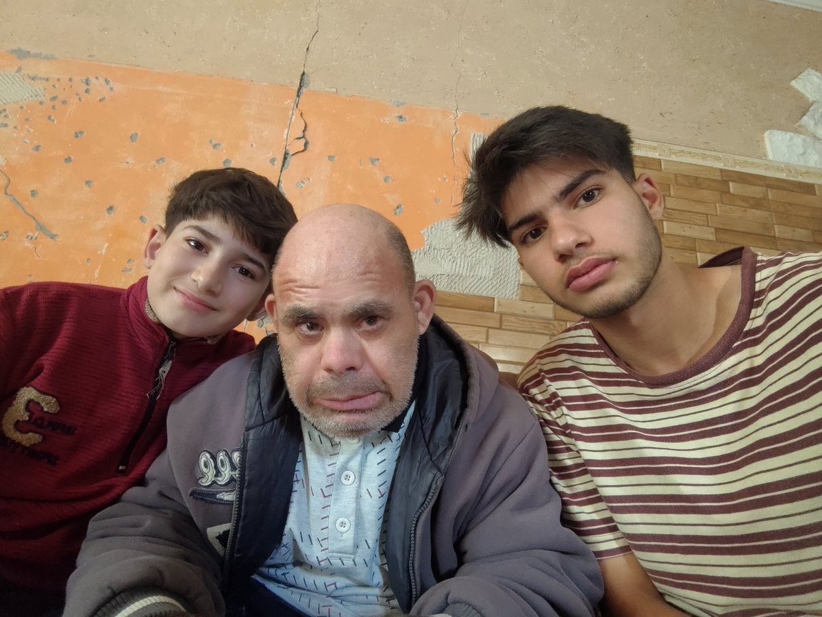 mohannad1789941's tweet image. I need you, please help me in any way you can. Don&apos;t leave me. I&apos;m just a human being. 
If you’re scrolling, PLEASE leave a dot . it&apos;s just a dot 
gofundme.com/f/DONATE-HELP-…