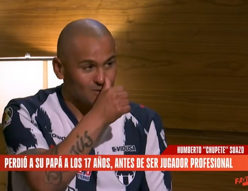 No estoy llorando, se me metió un Humberto Suazo en el ojo.

<a href="/DavidFaitelson_/">David Faitelson</a> "¿Tu papá quería que tu jugaras futbol?"

Suazo: "Sí, yo por eso lo dije en una nota que para mí cambiaría todos los títulos, todo eso, porque me hubiera visto jugar:  

Faitelson: "No te vio jugar."