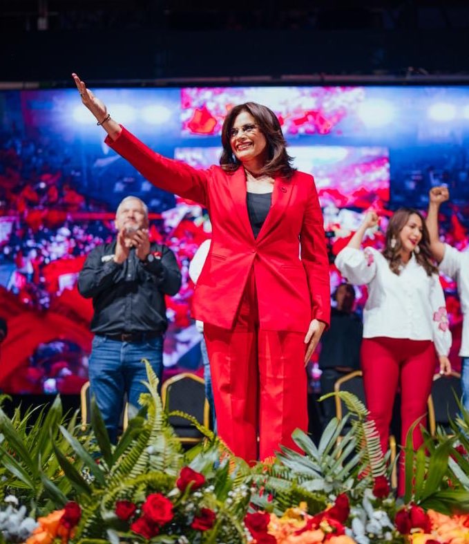 ricsotohn's tweet image. #LoÚltimo Tras el último mensaje de Donald Trump donde ha reafirmado su postura este día, Trasciende desbandanda de alcaldes liberales y dirigentes  🇦🇹 sumandose en apoyo a la candidatura de la Abogada Rixi Moncada🌺 para evitar el retorno del Partido Nacional. 

¡ADELANTE…