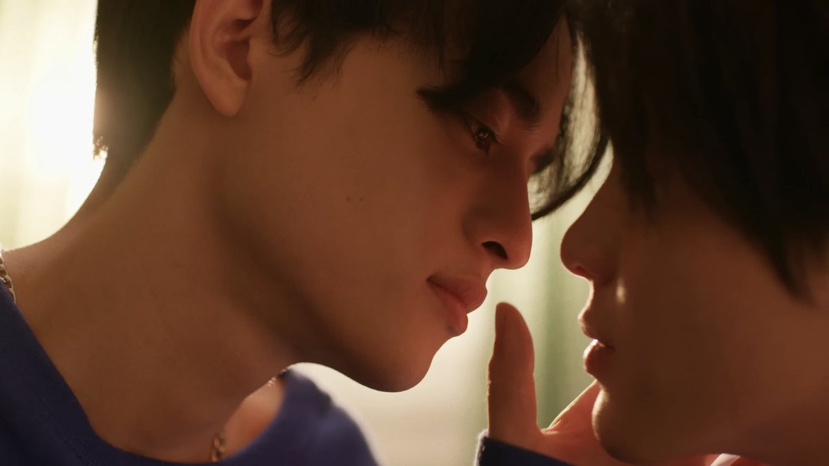 plawannaphat's tweet image. ini soalnya pas bgt sebelum mereka mau 😙😙😙 sejujurnya sih ya klo ngikutin ohm sama barcode dari agensi lama mereka pasti kek shock juga mereka berdua bisa ada di titik sekarang punya partner baru dan mau ada series baru tp intinya glad to know that🤍

#ohmpoon #codekin