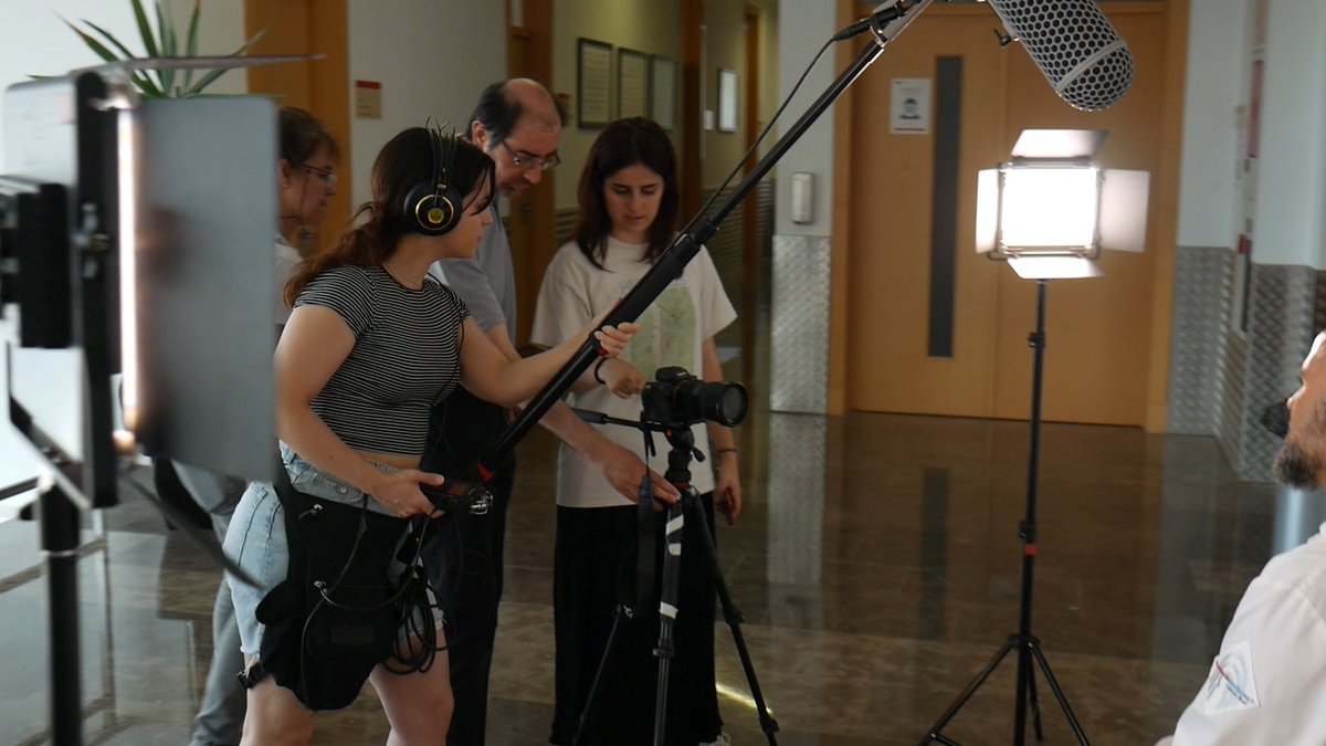 Los #AlumnosEMCACR se suman al proyecto #EsperanzaGlioblastoma <a href="/GEON_UCLM/">Grupo de Estrés Oxidativo y Neurodegeneración</a> con el vídeo de campaña dirigido por Sara Durán Santiago  🧑🏻‍🔬
ℹ️ mecenas.uclm.es/esperanzagliob…
📌 casadelcine.com/esperanzagliob…
#Glioblastoma #UCLM #EMCACR #CasaDelCineCR #Audiovisuales #CiudadReal