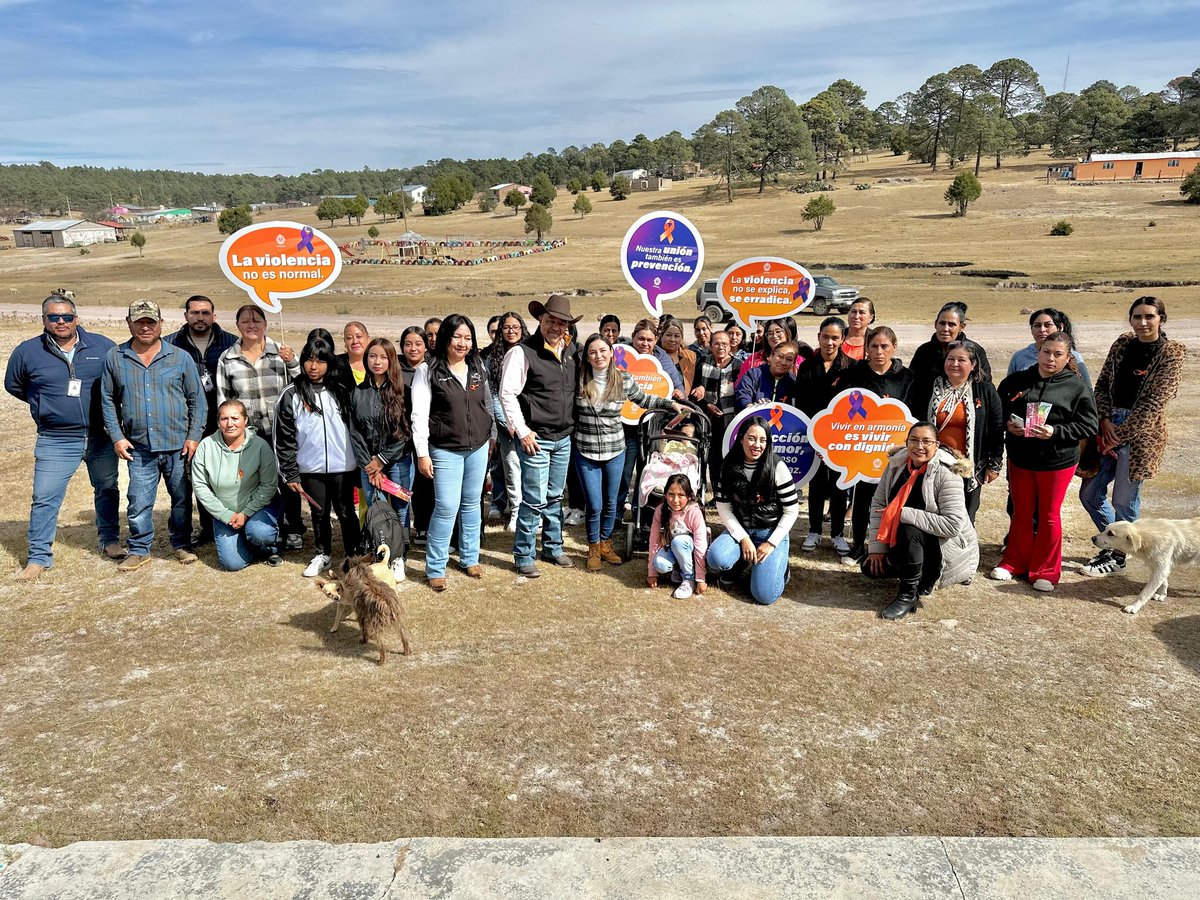 ✅ Hoy llevamos la plática "Fuerza Mujer" hasta las comunidades rurales de Villa Monte Morelos y Navajas, acercando nuestro mensaje de prevención de la violencia de género en el marco de los #16DíasDeActivismo.
Porque cada mujer merece sentirse segura y acompañada 🧡👏
