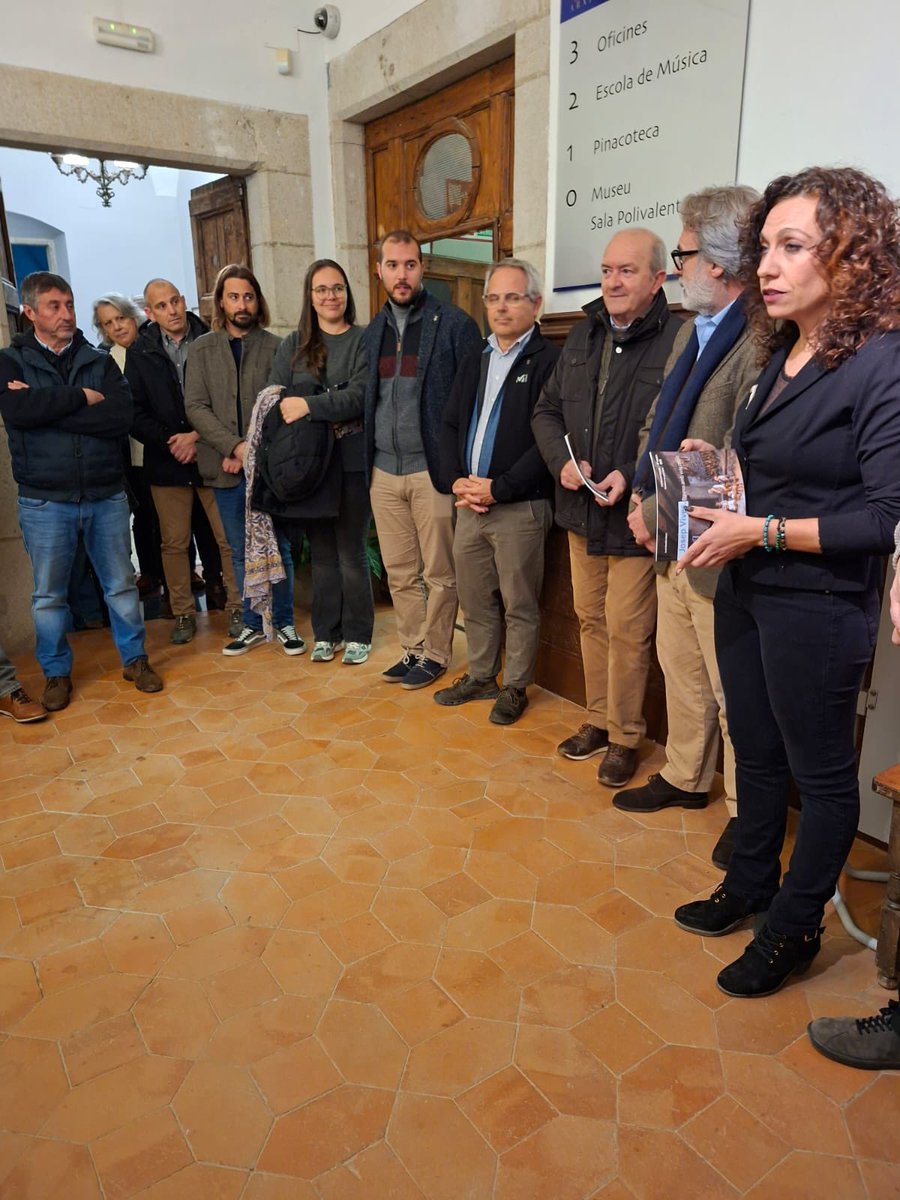 📸L’alcalde Toni Massot Mesquida ha participat en la inauguració de la 9a Mostra de Figures de Pessebre al Museu de St. Andreu de Llavaneres
➡️Enguany, la mostra té un protagonista especial: les figures creades pel vilatà de Castellterçol Josep Vives