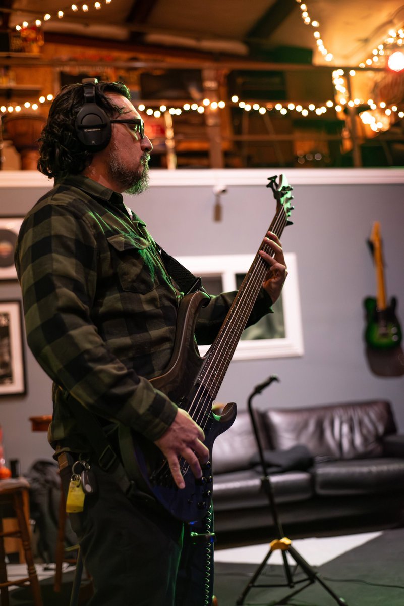 ReignOfEchos's tweet image. Meet Rob — bass + backing vocals.
The low end, the foundation, and one of the driving forces behind Reign of Echos.
#ReignOfEchos #MeetTheBand