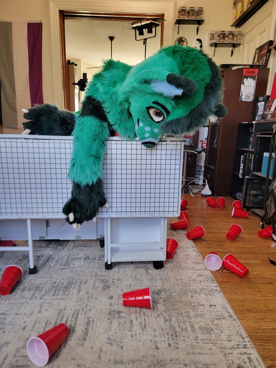 DukeDoggo's tweet image. Putting your fursuit on a dummy is so surreal to look at lmao🐾
#FursuitFriday