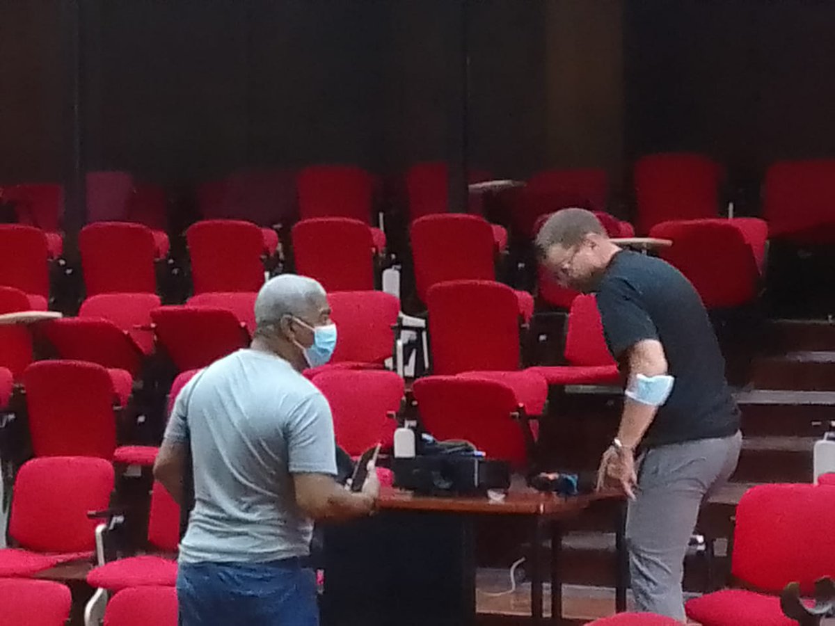 CubacooperaMzb's tweet photo. Comienzan los preparativos organizativos para realizar mañana la XII Jornada Científica Nacional Cubana en #Mozambique.

#CubaCoopera #CubaPorLaSalud https://t.co/yMqqu5aRIy