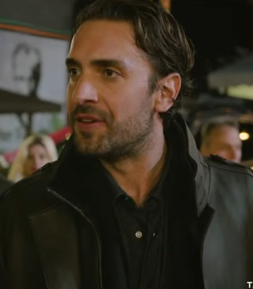 “KIRARIM KOLUNU ŞERUF!!”

ADİİİİİLLLLLLLL😭😭😭

 #TaşacakBuDeniz