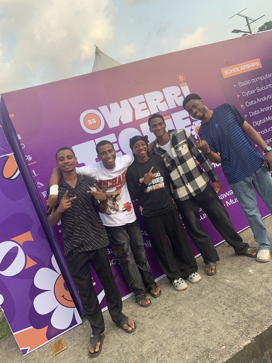 Owerri Techies Hangout was a massive success! Big thanks to Aptech and all the sponsors who made this happen. Met a lot of brilliant people today, and I won every single game I played I honestly deserved a gift after that.
#OwerriTechies #TechCommunity #TechHangout #connect