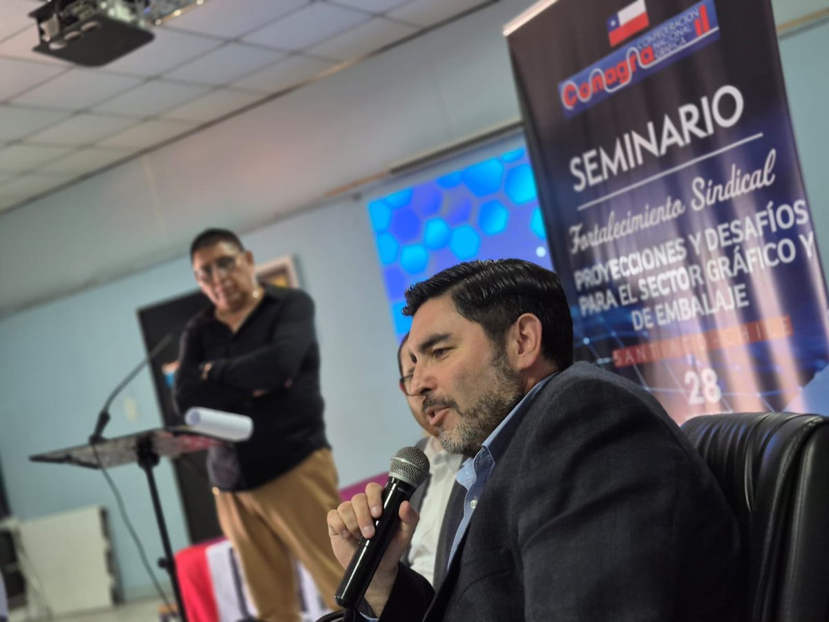 Seminario <a href="/CONAGRA21516/">CONAGRA</a> autoridades dialogaron sobre desafíos de la Industria Gráfica participaron SEREMI <a href="/MTTStgo/">SeremiTT Región Metropolitana De Santiago</a> Andrés Arce <a href="/Sence_RM/">SENCE Metropolitano</a> Alejandro Fernández; pdte <a href="/Cutchile/">CUT Chile ✍️🗳</a> <a href="/JoseManuelDiazz/">Dirigente CUT</a>; Claudio Urrutia Diálogo Social <a href="/chilevalora/">ChileValora</a> <a href="/currutiao/">ClaudioUrrutiaOlivares</a>; Juan José Guillarte <a href="/OITnoticias/">OIT</a>