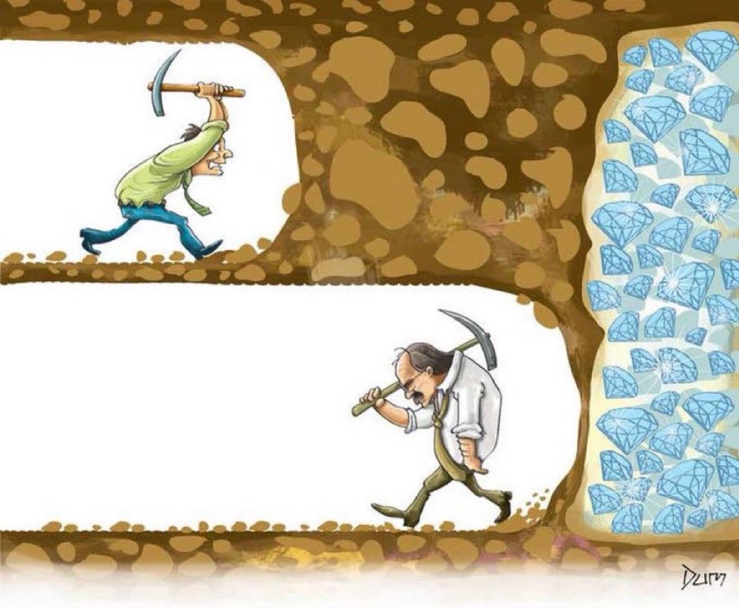Skypee_12's tweet image. &quot;Hard work vs Smart work 💎

The guy on the left is digging in the wrong place 😅
The guy on the right found the diamond mine!

Lesson: Work hard, but work SMART.

#Entrepreneurship #Success #WorkSmart&quot;