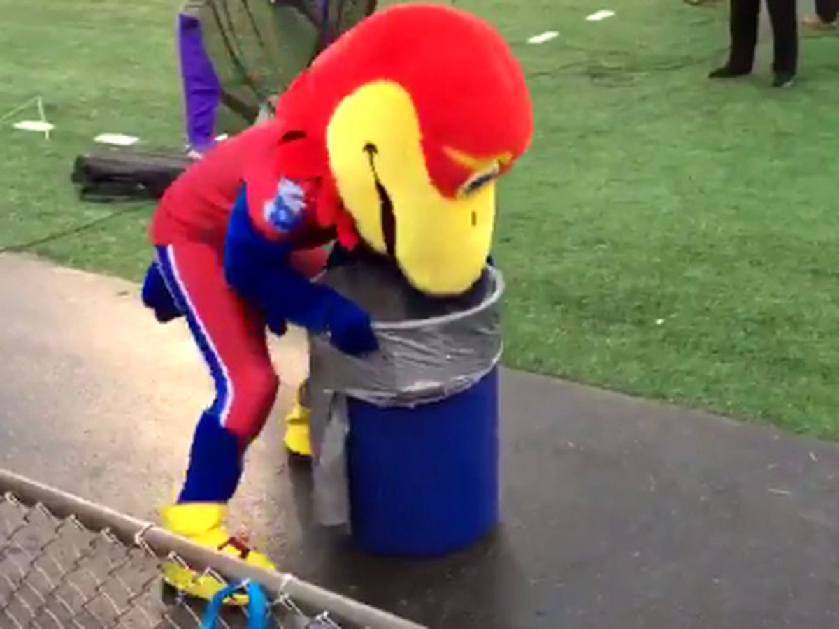 BarstoolBig12's tweet image. Kansas finishes with a losing record in back to back seasons

They have 1 season above .500 since 2008