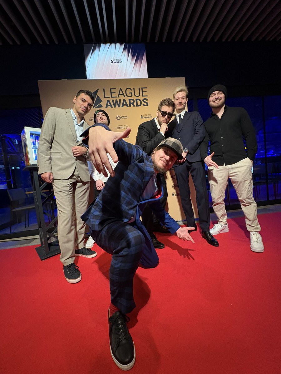 Dumbs 🇫🇮 tweet media