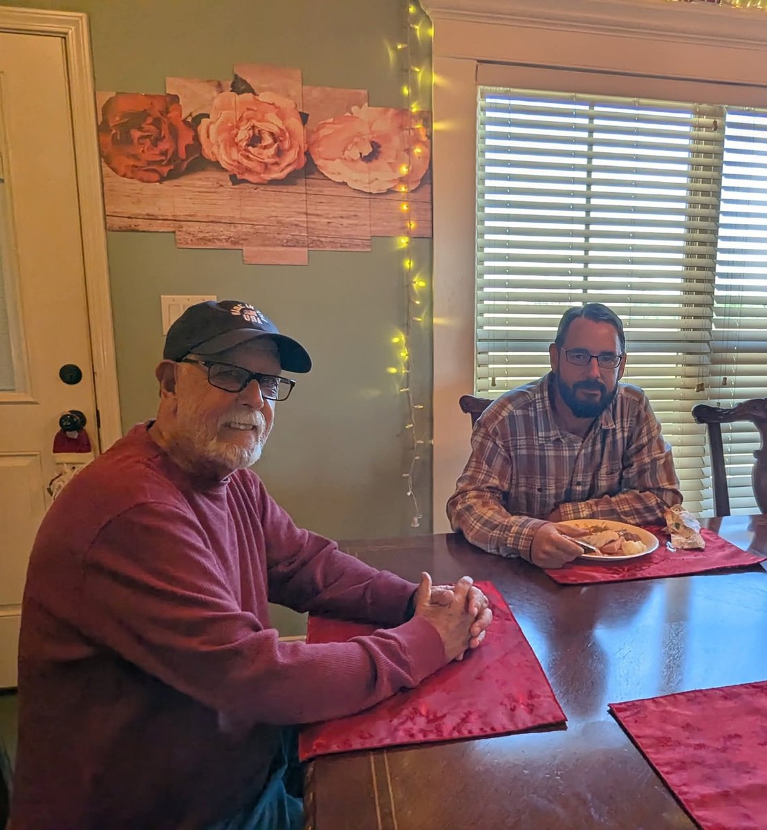 wadelentz's tweet image. Well, the day after Thanksgiving did not go how we thought, but it could have been much worse. My dad had to go to the hospital by ambulance this morning after suffering a heart attack. The cardiologist says a small artery is blocked, but it isn’t suitable for a stent and doesn’t…