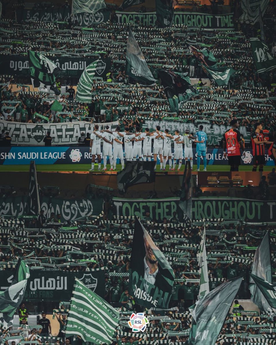 لا فاز الاهلي تنام الارض مبسوطه 💚💚