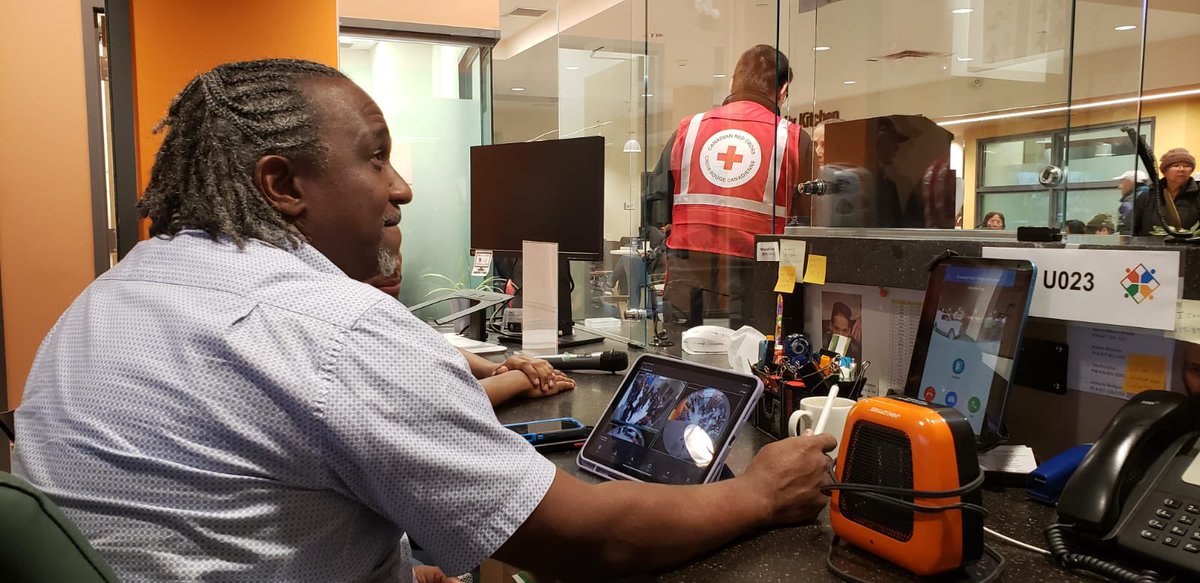 TNOtoronto's tweet image. When crisis struck at 11 Thorncliffe Park and 21 Overlea Blvd, the incredible staff and ambassadors of TNO and the Hub sprang into action. Overnight, the Thorncliffe Park Community Hub became a safe haven for 115 displaced residents, many of them seniors. We provided shelter,…