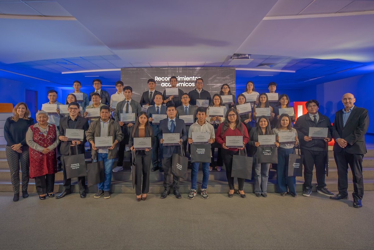 Pronabec's tweet image. 🚀 ¡Logros que impulsan el futuro del país!
Gracias a la alianza entre #Samsung y el #Pronabec, 21 jóvenes de universidades públicas culminaron con éxito su formación en #BigData, fortaleciendo competencias clave para la nueva era digital.

#PronabecSíTransformaVidas (1/7) 🧵