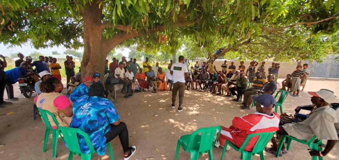 fjdpnigeria's tweet image. We recently held a community sensitization session with the Yelewata host community in Guma LGA as part of the CAFOD-supported BRIDGE Project.
FJDP is committed to improving the livelihood of IDPs across Benue and beyond.
#CommunityDevelopment #BRIDGEProject #CAFOD #BenueRecovery