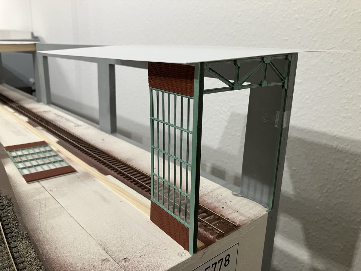 Ich hab’s mal lackiert… Sieht vielversprechend aus! Um eine größere Anzahl zu bauen fehlt mir aber das Material. Ich werd wohl erstmal mehr H-Profile bestellen müssen. Schätze mal hab mich jetzt auf die Maße von #Evergreen festgelegt, wenngleich nicht gerade das billigste…