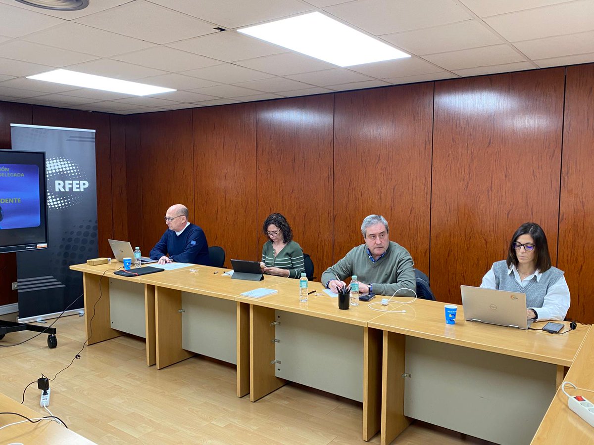 FedPatinaje's tweet photo. La Comisión Delegada de la @FedPatinaje celebra una nueva reunión 🤝

La sede de la RFEP en Barcelona ha acogido la última reunión de Comisión Delegada correspondiente a este año 2026 🙌

ℹ️ información y acuerdos: https://t.co/wQmS435xZv

#RFEP #ComisiónDelegada https://t.co/E9MHrYzidI