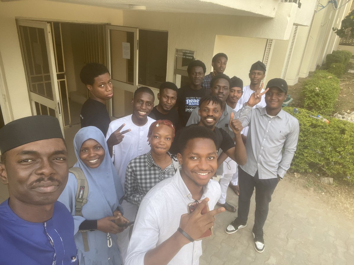 Lansa_18's tweet image. Put together a 2-day Deep Learning &amp;amp; RAG agents workshop by partnering with @nvidia through NACOS 𝘜𝘕𝘐𝘈𝘉𝘜𝘑𝘈. 

Shoutout to @Ifeanyiokala for delivering an amazing experience! 

 #AI #MachineLearning #TechWorkshop