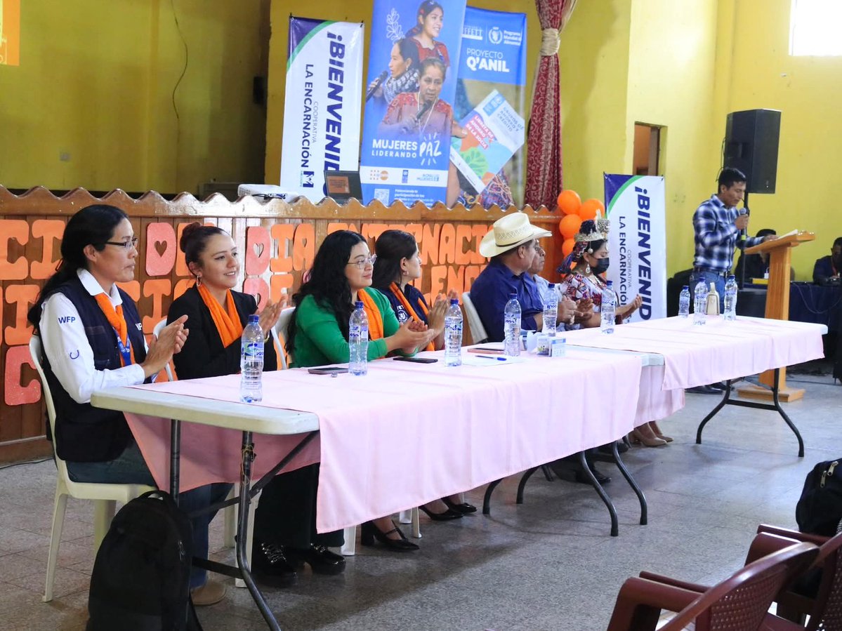 ConjuveGuate's tweet image. Como parte de los #16DíasDeActivismo y la campaña #ÚNETE promovida por @onumujeresgt, se desarrolló el foro “Violencia Digital hacia las Mujeres en la Política”, con el apoyo del #Programa Mundial de Alimentos #PMA y la Dirección Municipal de la Mujer #DMM de #Aguacatán. 🤜🏼❌👧🏻👩🏻