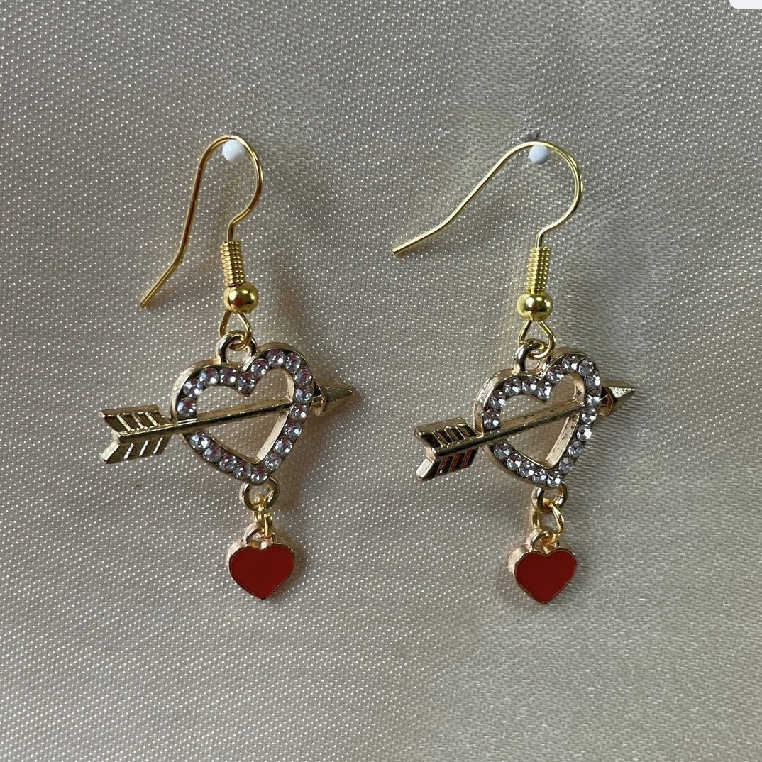 soft charms tweet media