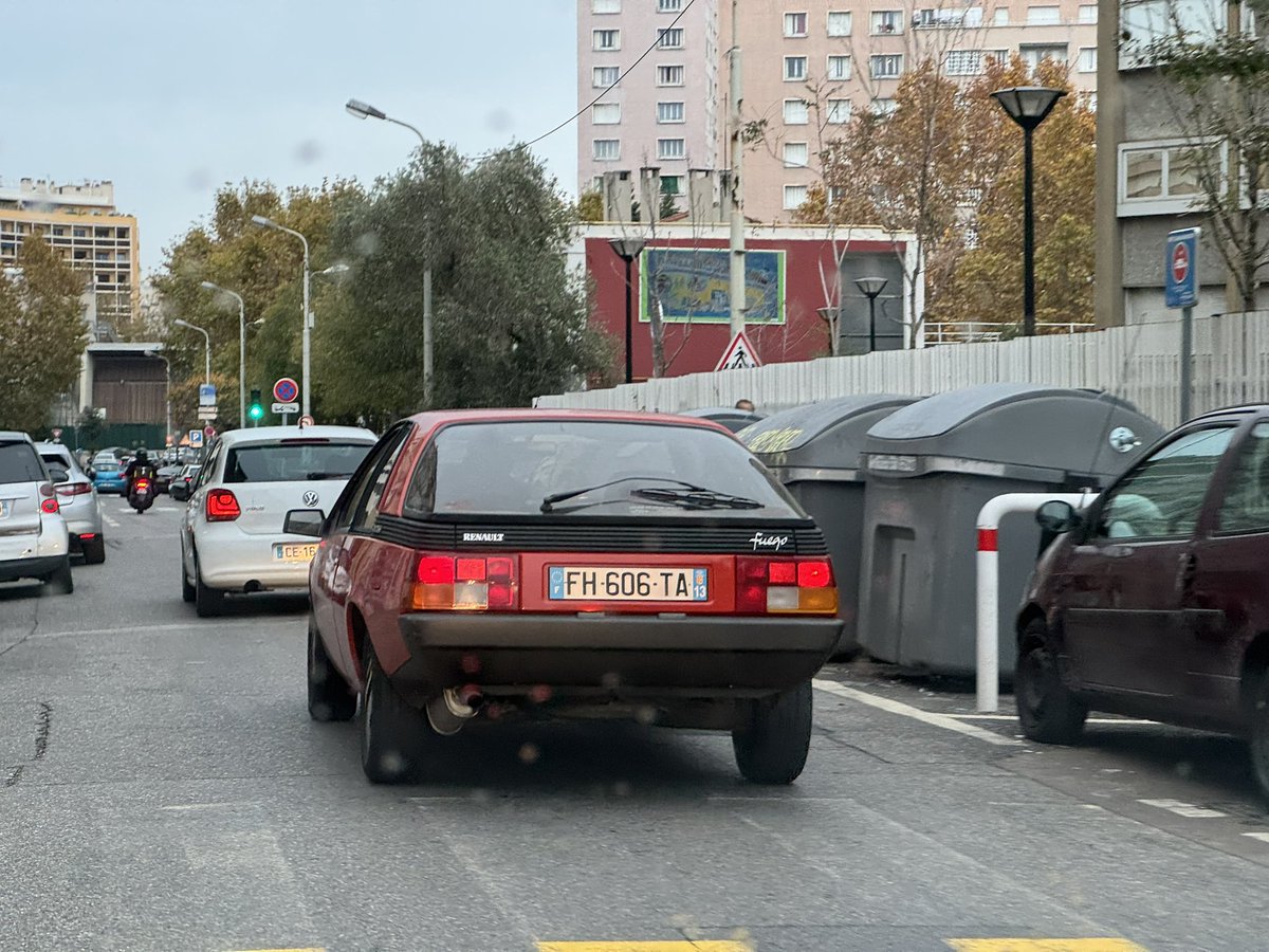 guillaumeleon's tweet image. Flambante, #fuego #renault la voiture de certains de nos darons